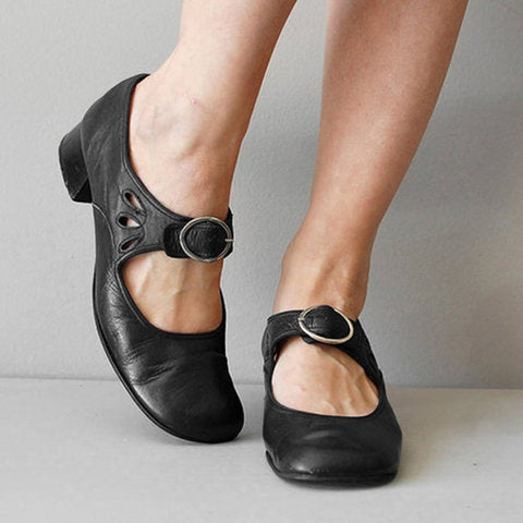 Retro French Low-heeled Buckled Pumps