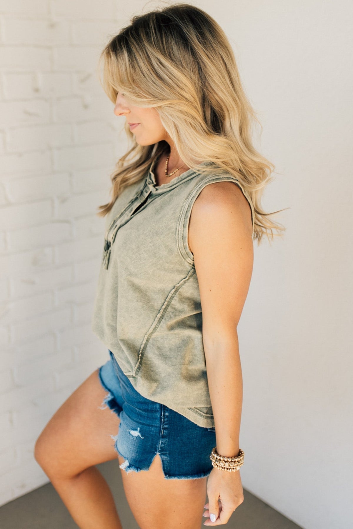 Débardeur Henley délavé mélangé à boutons pour femme (achetez-en 2, livraison gratuite)