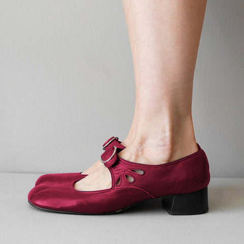 Retro French Low-heeled Buckled Pumps